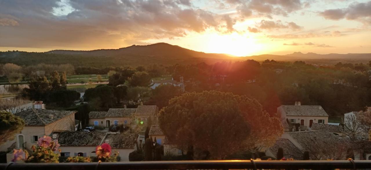 Charmant T2 Climatise Avec Belle Vue , Golf De Pont-Royal Mallemort Εξωτερικό φωτογραφία