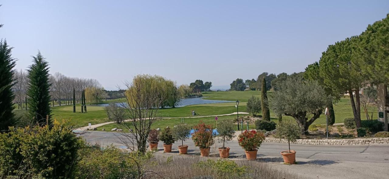 Charmant T2 Climatise Avec Belle Vue , Golf De Pont-Royal Mallemort Εξωτερικό φωτογραφία