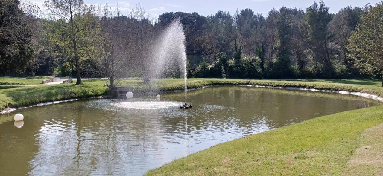 Charmant T2 Climatise Avec Belle Vue , Golf De Pont-Royal Mallemort Εξωτερικό φωτογραφία