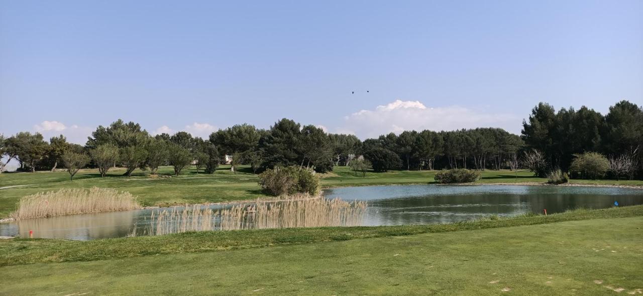 Charmant T2 Climatise Avec Belle Vue , Golf De Pont-Royal Mallemort Εξωτερικό φωτογραφία
