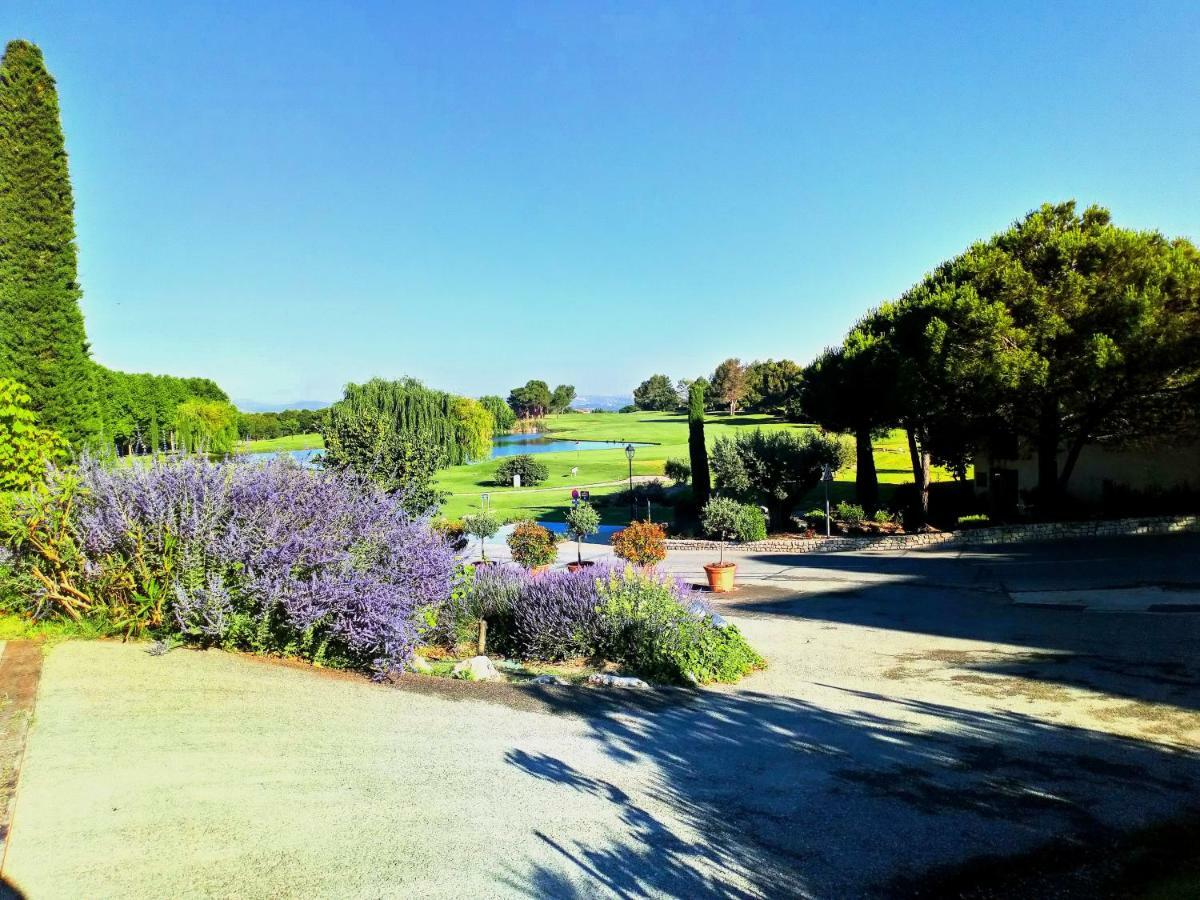 Charmant T2 Climatise Avec Belle Vue , Golf De Pont-Royal Mallemort Εξωτερικό φωτογραφία
