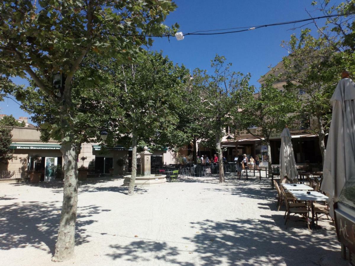 Charmant T2 Climatise Avec Belle Vue , Golf De Pont-Royal Mallemort Εξωτερικό φωτογραφία